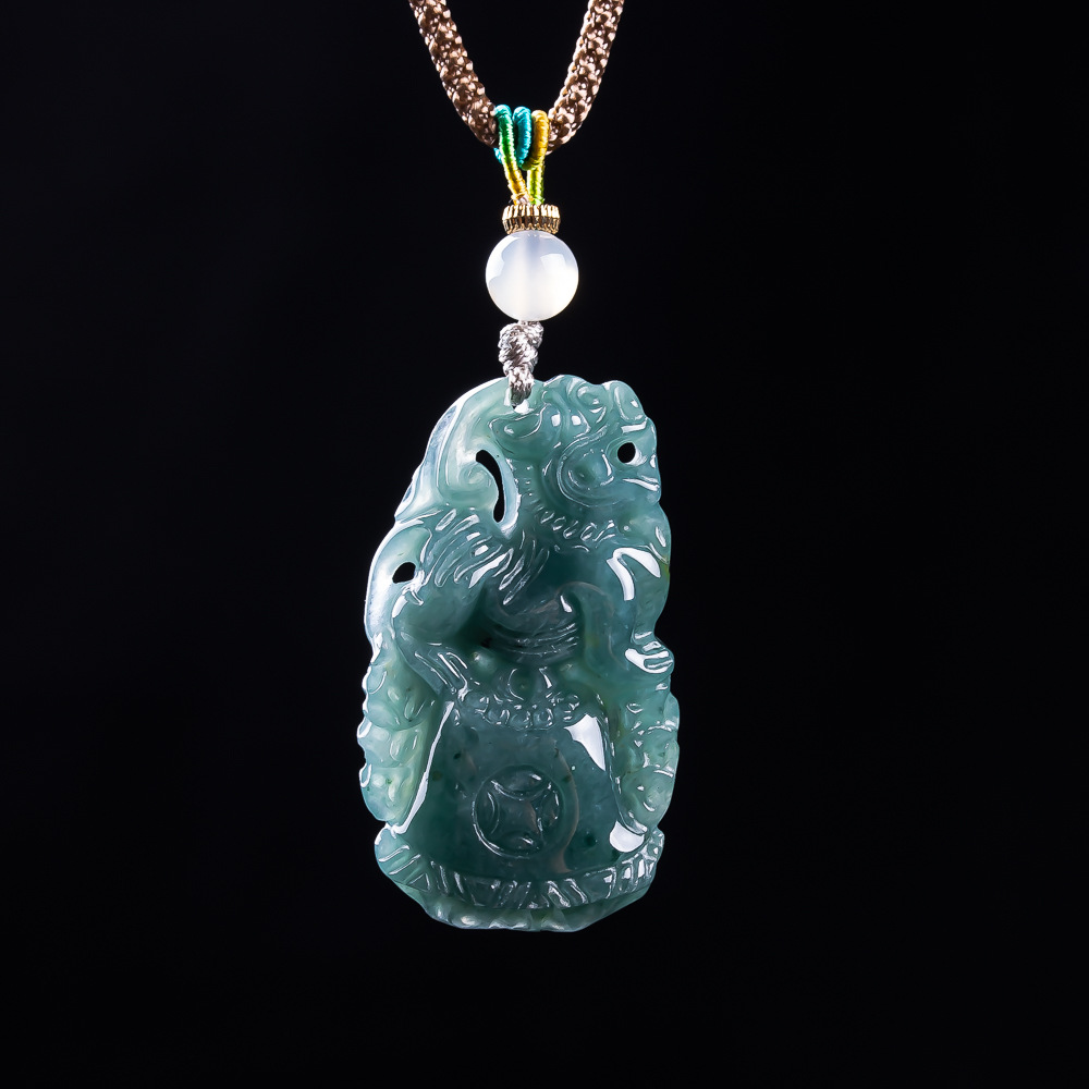 Pingente Pixiu de Jadeíta Birm - Vintage Necklace avaliação e preço