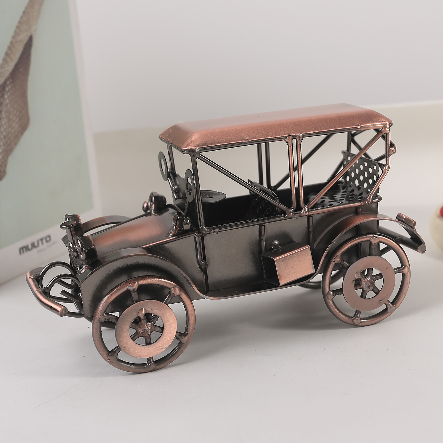 Modelo de Carro Antigo em Liga - Vintage Toys Collection avaliação e preço